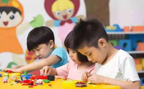 幼儿园1元1斤包圆男孩和爷爷的瓜 幼儿园1元1斤包圆男孩和爷爷的瓜